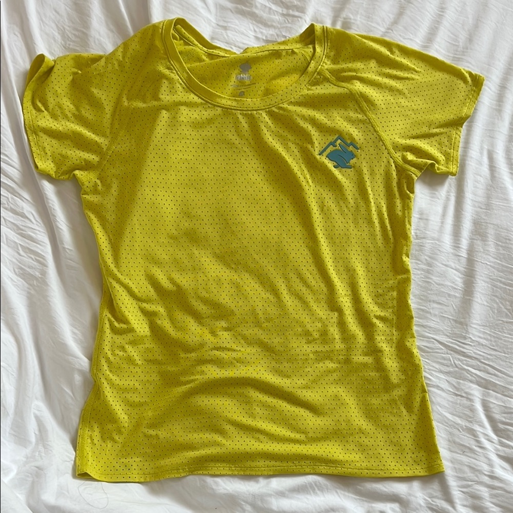 Rabbit running tee